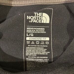 Men’s large north face tee